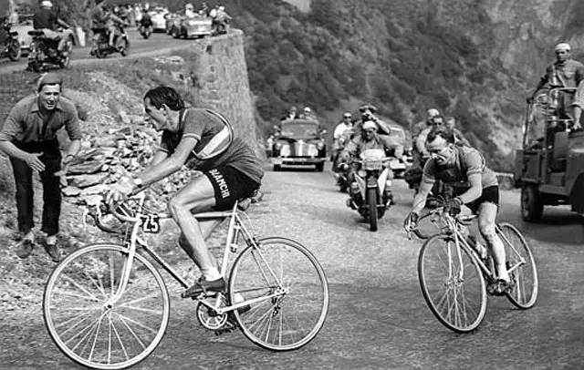 Alpe-d-Huez-Fausto-Coppi-Tour-De-France-1952.jpg