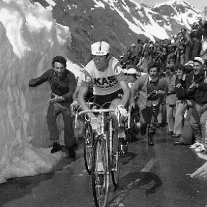 Cima Coppi - Francisco Galdós climbing Passo dello Stelvio, 1975
