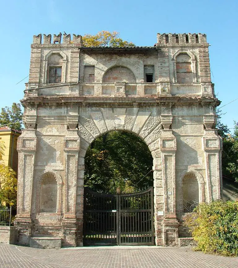 L'Arco del Bargello, Collecchio, Italy