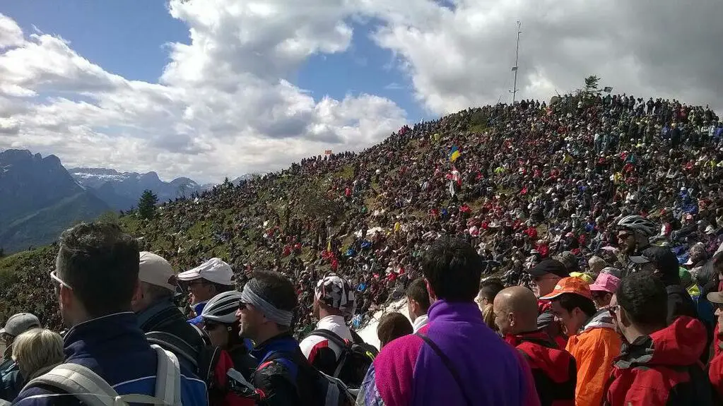 Spectators atop Monte Zoncolan