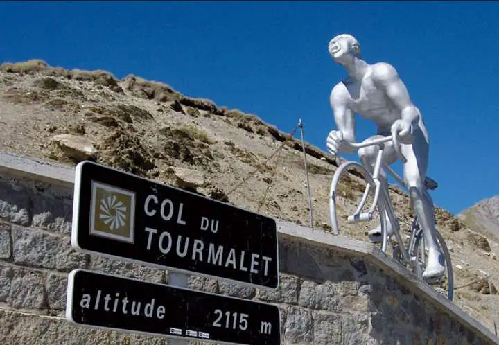 Col du Tourmalet - The statue of Octave Lapize
