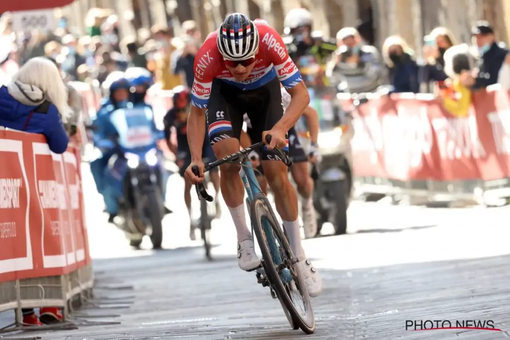Mathieu Van der Poel on his way to win the 2021 Strade Bianche.