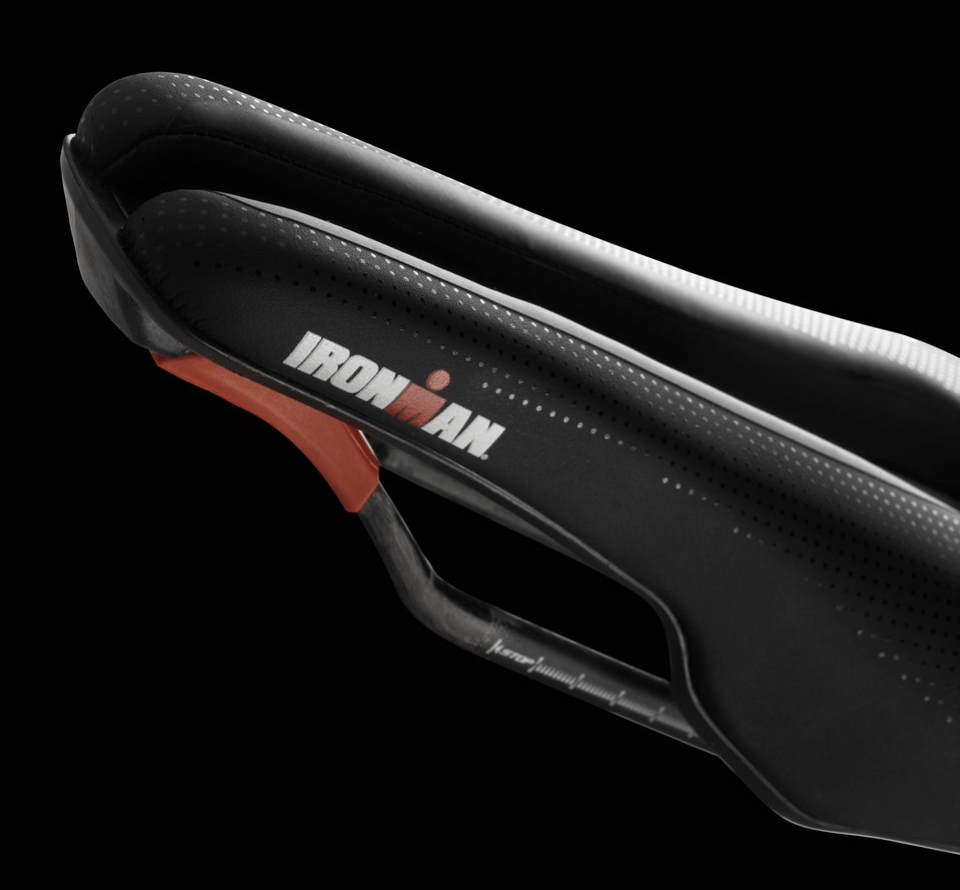 Selle Italia Watt Special Edition 2021 - Watt Kit Carbonio Superflow Ironman - detail